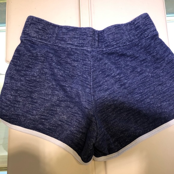 Shorta - Picture 2 of 2